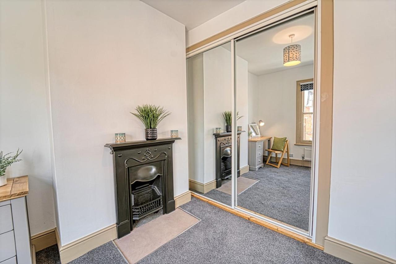Host & Stay - Upper Tything Apartment 우스터 외부 사진